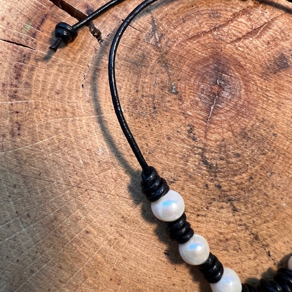 Freshwater pearl and leather adjustable bracelet or ankle bracelet - Picture 4 of 5